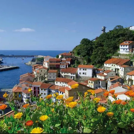 The Old Palace Tower / La Torre Del Palacion