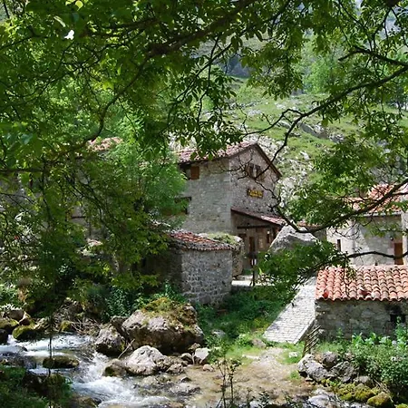 The Old Palace Tower / La Torre Del Palacion Cudillero