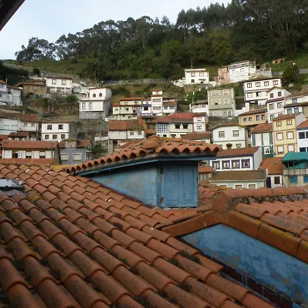 The Old Palace Tower / La Torre Del Palacion *