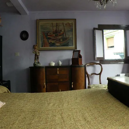 The Old Palace Tower / La Torre Del Palacion Cudillero