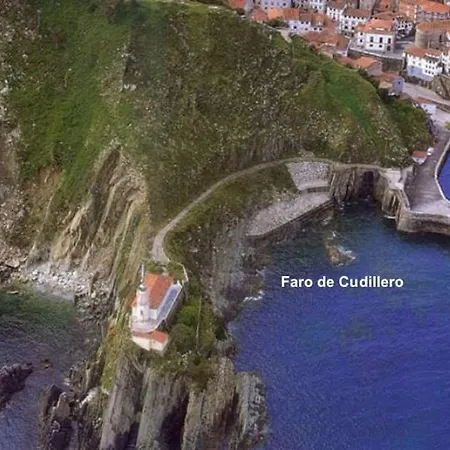 The Old Palace Tower / La Torre Del Palacion * Cudillero